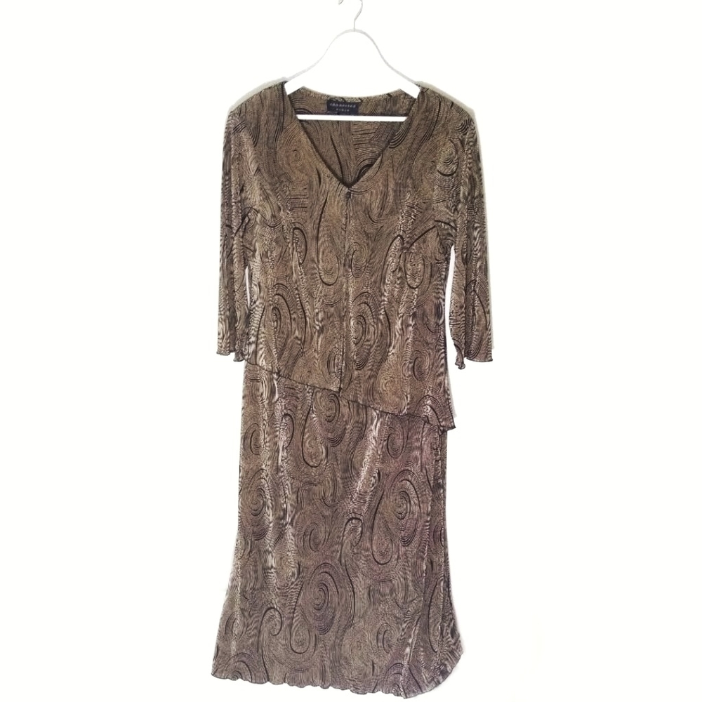 Vintage Connected Woman golden paisley dress